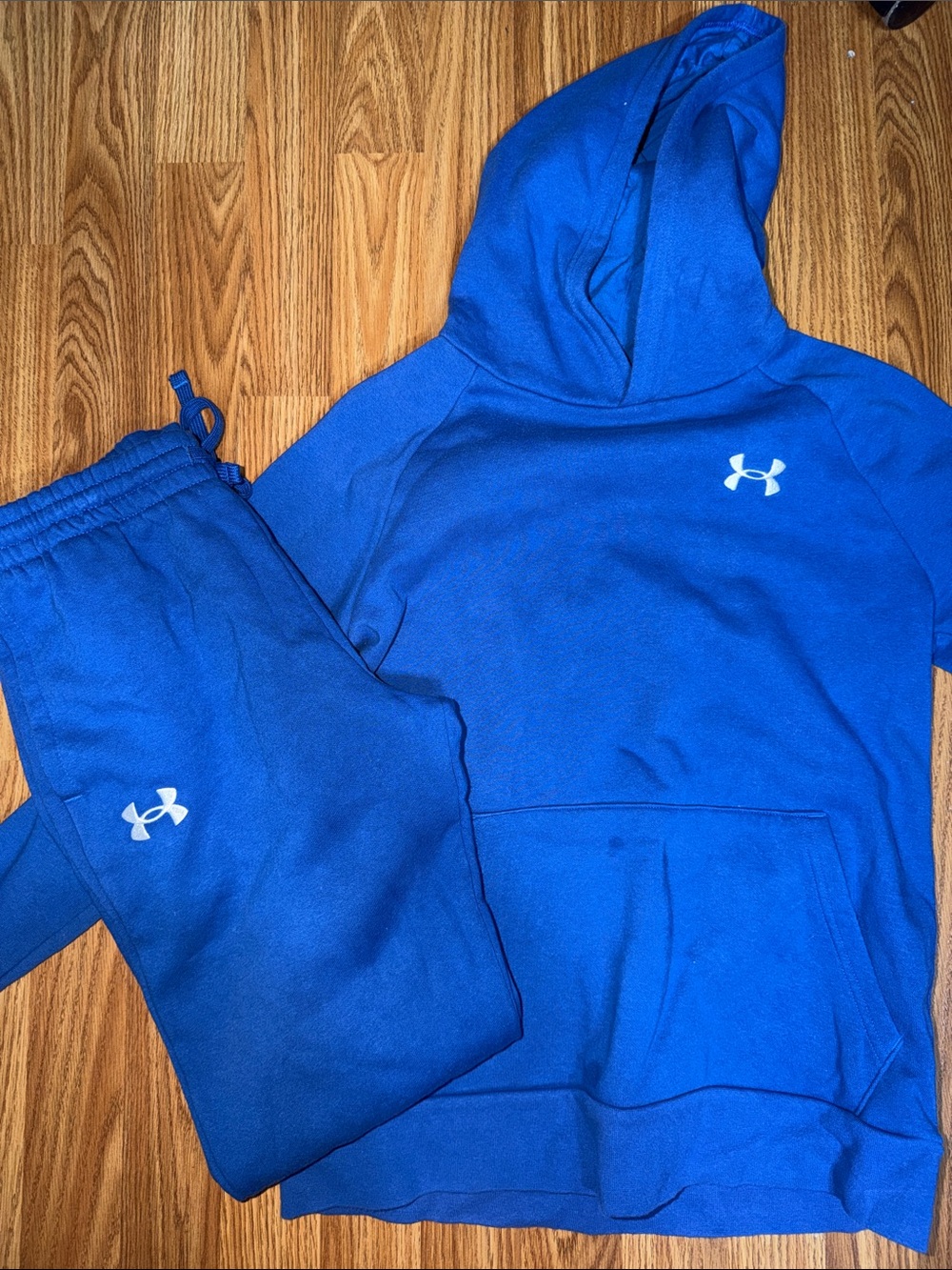 Under Armour Blue Hoodie & Joggers Boys Large (12)